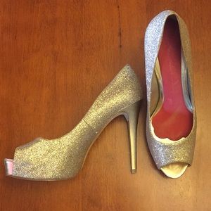 Guess platform heel size 9